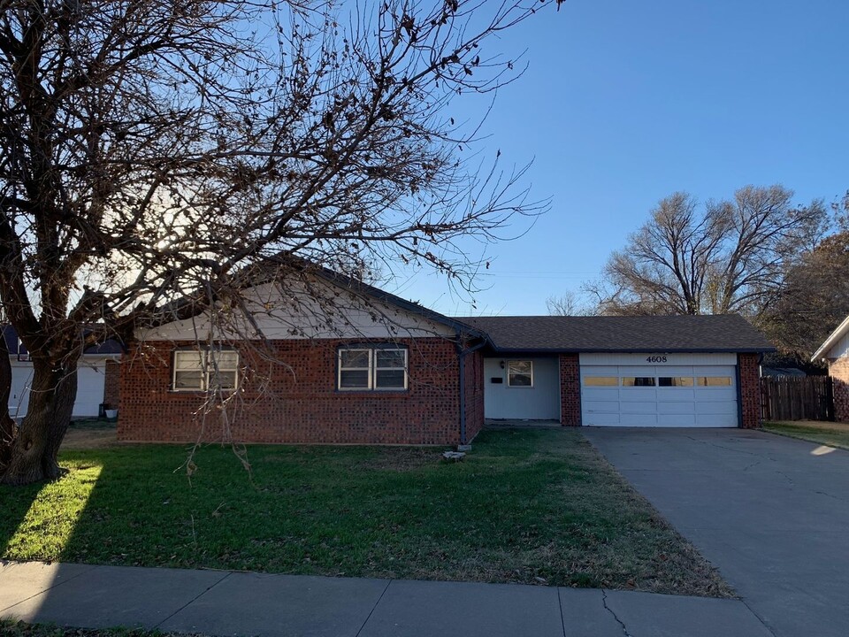 4608 Buffalo Trail in Amarillo, TX - Foto de edificio