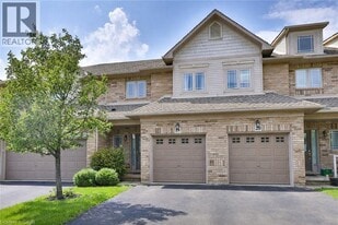 2169 Orchard Rd in Burlington, ON - Building Photo