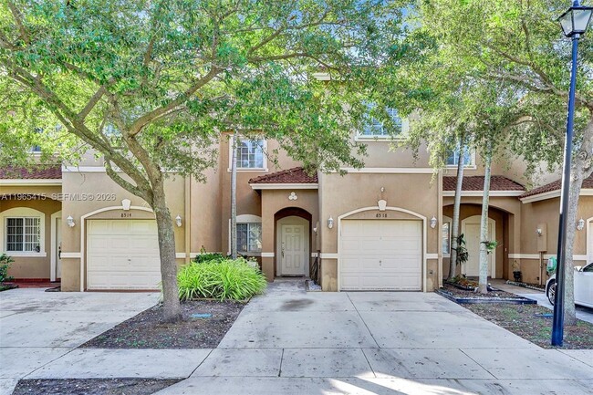 8518 SW 214th Ln in Cutler Bay, FL - Building Photo - Building Photo