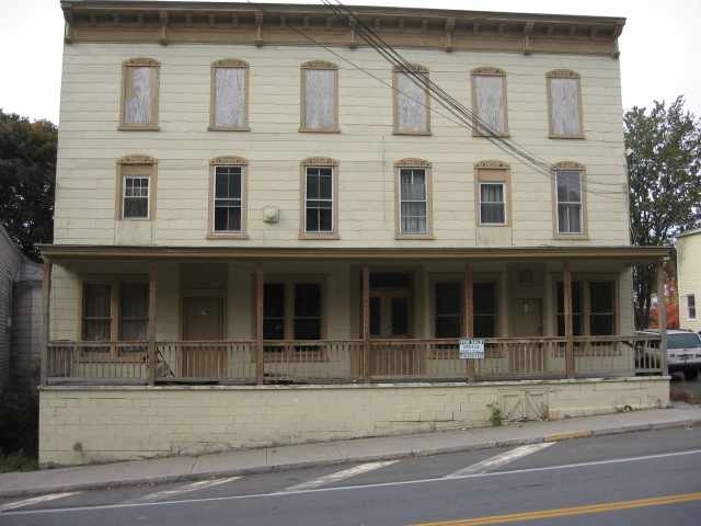 56 Main in Philmont, NY - Foto de edificio - Building Photo