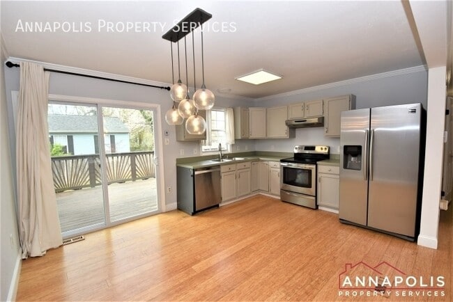 235 Gross Ave in Annapolis, MD - Foto de edificio - Building Photo