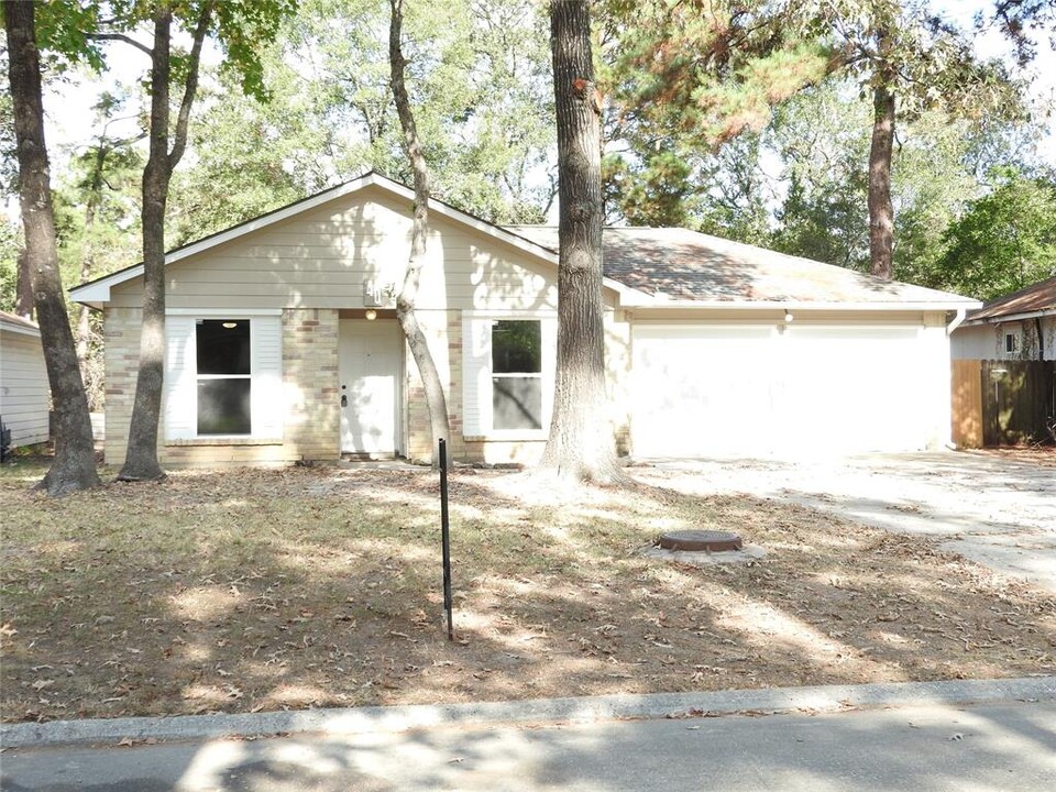 40 Oldstream Ct in Spring, TX - Building Photo