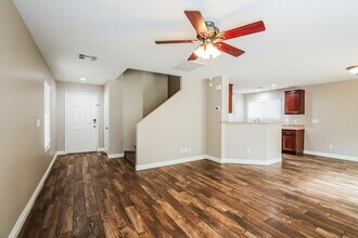 8433 Warthen Meadows St in Las Vegas, NV - Building Photo - Building Photo