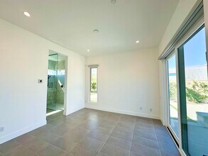 379 Fountain Dr in Palm Springs, CA - Building Photo - Building Photo
