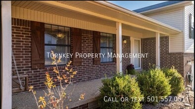 2 Forest Maple Ct in Little Rock, AR - Building Photo - Building Photo
