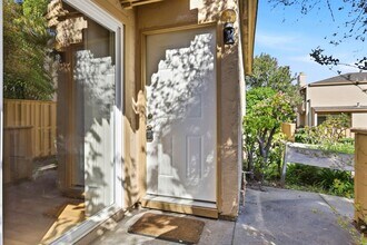 125 Connemara Way in Sunnyvale, CA - Building Photo - Building Photo