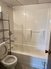 512 E 5th St, Unit 1 in Wayne, NE - Building Photo - Building Photo