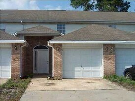 129 Noblat Dr in Mary Esther, FL - Building Photo