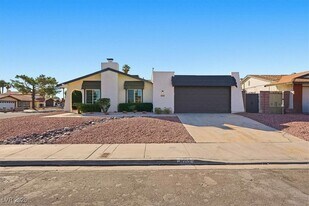 6353 Whippoorwill Way in Las Vegas, NV - Building Photo
