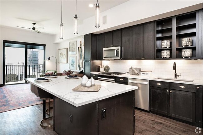 402 Guadalupe St in Austin, TX - Building Photo - Building Photo