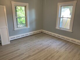 21 Vestry St, Unit 2 Vestry Tr in Beverly, MA - Building Photo