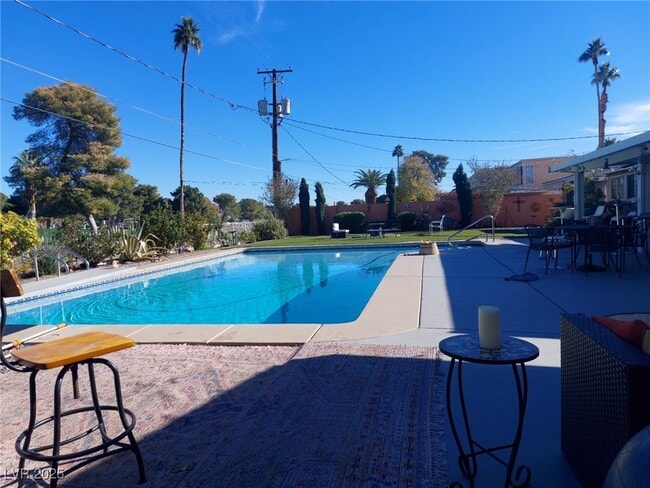 property at 1914 Ottawa Dr