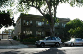 470 S 3rd St in San Jose, CA - Foto de edificio - Building Photo