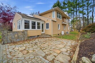 1108 New Britain Ave in Rocky Hill, CT - Building Photo - Building Photo