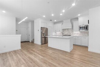 523 Cobblestone Ln in Irving, TX - Building Photo - Building Photo