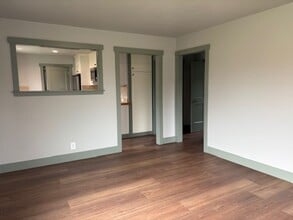 365 King St S in Salem, OR - Building Photo - Building Photo