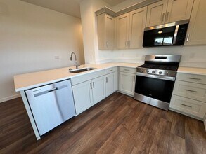 1426 SE Hankel St in Dallas, OR - Building Photo - Building Photo