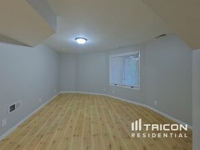 805 Garrison Ct in Burnsville, MN - Building Photo - Building Photo