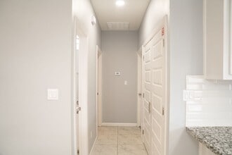 1019 N Blair Ave in Edinburg, TX - Building Photo - Building Photo