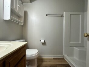 5012 Lawndale Dr, Unit 5012-L in Greensboro, NC - Building Photo - Building Photo