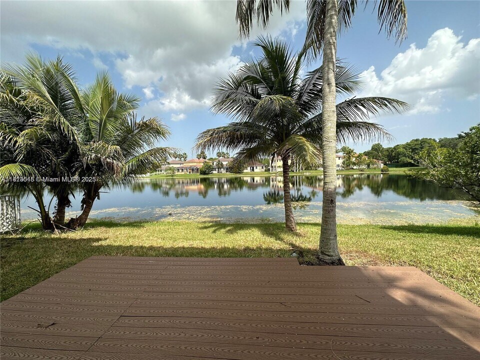 3529 SW 169th Terrace in Miramar, FL - Building Photo
