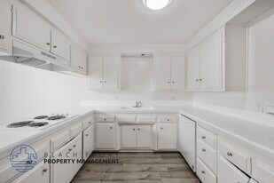 355 Coronado Ave. in Long Beach, CA - Building Photo
