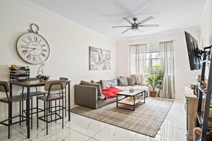 1803 N Flagler Dr in West Palm Beach, FL - Building Photo