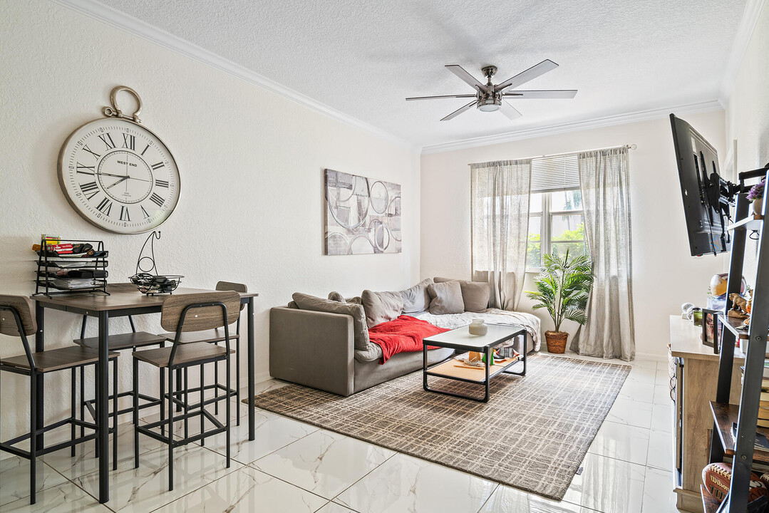 1803 N Flagler Dr in West Palm Beach, FL - Building Photo