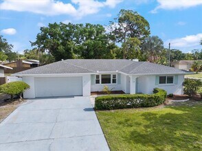 1169 Carmella Cir in Sarasota, FL - Building Photo - Building Photo