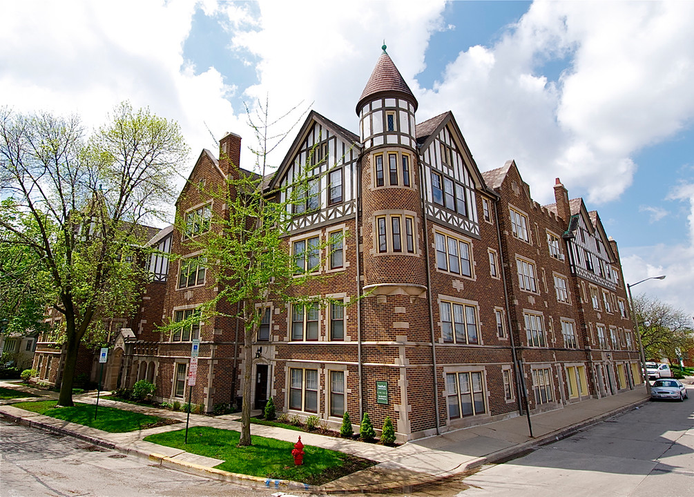 901-927 Wesley Ave. and 705-711 Garfield St. in Oak Park, IL - Foto de edificio