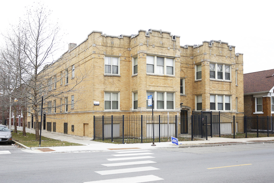 6358 S California Ave in Chicago, IL - Foto de edificio