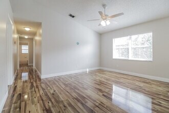 2215 Justin Ave in Orlando, FL - Building Photo - Building Photo