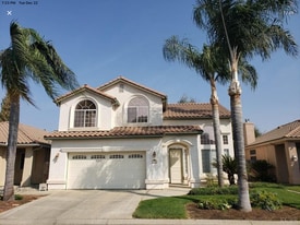 150 Lake Dr in Lemoore, CA - Building Photo