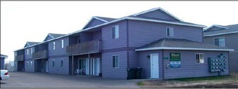 2307 Hillcrest Dr in Brainerd, MN - Building Photo