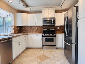 28556 Rancho-Laguna in Laguna Niguel, CA - Foto de edificio - Building Photo