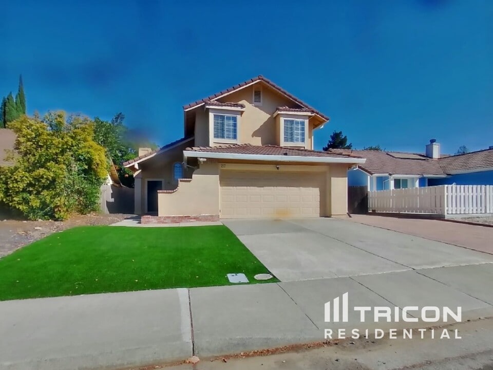 217 Sunhaven Dr in Fairfield, CA - Building Photo