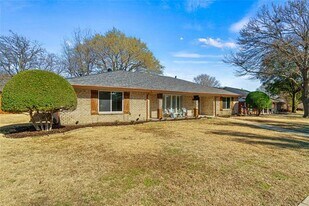 1621 Westlake Dr in Plano, TX - Building Photo