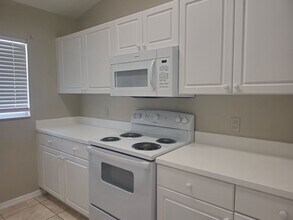 331 NE 24th Ave in Cape Coral, FL - Building Photo - Building Photo