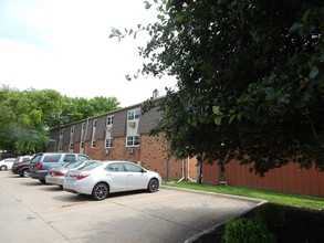 The Stratford House in Rock Island, IL - Building Photo - Building Photo