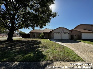 9302 Greens Point in San Antonio, TX - Foto de edificio