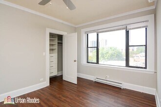 823 W Lakeside Pl, Unit M04B in Chicago, IL - Foto de edificio - Building Photo