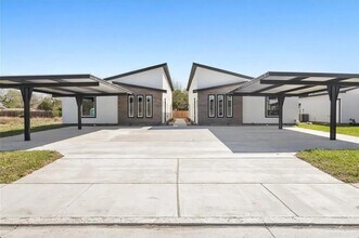 1406 S Michigan St in Alton, TX - Building Photo - Building Photo