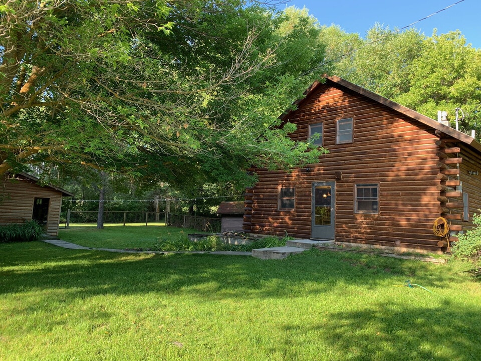 604 Sweeney Creek Loop in Florence, MT - Building Photo