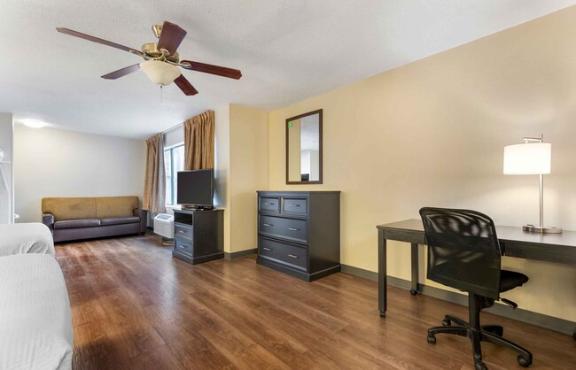 Furnished Studio - Monroeville in Monroeville, PA - Foto de edificio - Building Photo