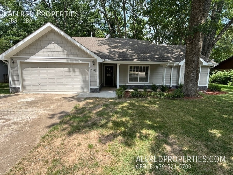 2143 Loren Cir in Fayetteville, AR - Building Photo