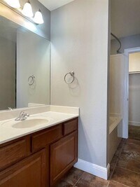 833 Baker St NW photo'