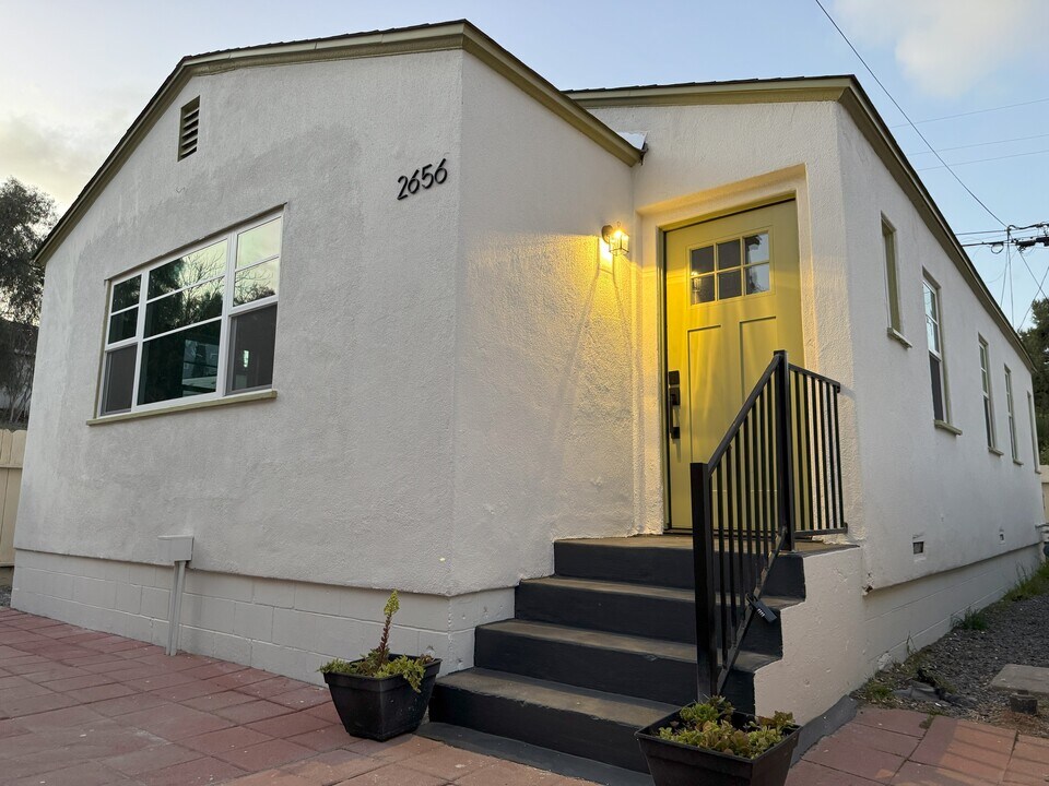 2656 F St in San Diego, CA - Building Photo