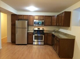 4940 N Christiana Ave, Unit G Apartments