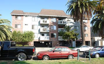 121 S Occidental Blvd in Los Angeles, CA - Building Photo - Building Photo