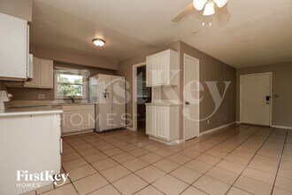 315 Miami Ave in Davenport, FL - Foto de edificio - Building Photo